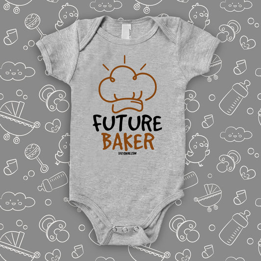 Cool baby onesie with "Future chef" print in grey.